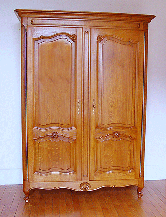 Armoire Louis XV en ch&ecirc;ne