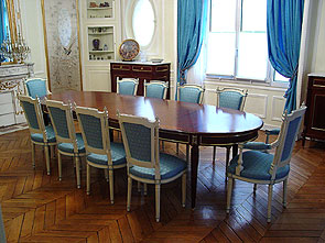 Salle &agrave; manger Louis XVI en acajou