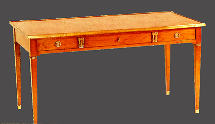 Bureau plat Directoire en acajou satin&eacute;
