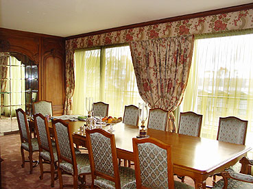 Salle &agrave; manger Louis XVI R&eacute;gence boiserie en ch&ecirc;ne