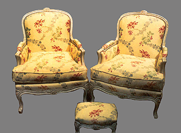 Berg&egrave;re Louis XV &agrave; la reine sculpt&eacute;e