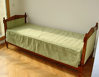 Lit de repos Directoire, literie &agrave; moteur