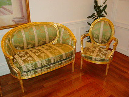 Salon Louis XVI Ottoman bois dor&eacute;