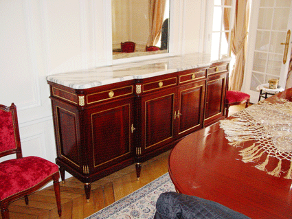 Buffet Louis XVI en acajou - 4 portes - dessus marbre arabescato