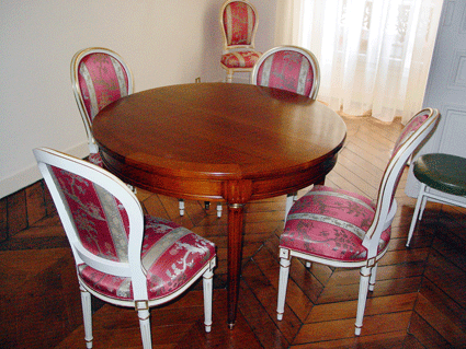 Table ronde Louis XVI - diam&egrave;tre 110 - 2 allonges