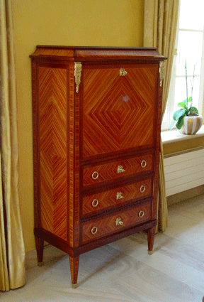 Secr&eacute;taire marquet&eacute; Directoire
